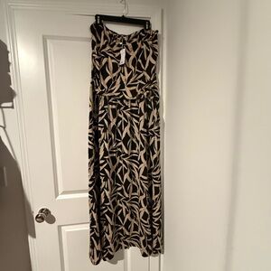Victoria’s Secret Black and Tan sleeveless dress